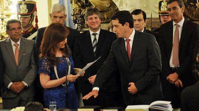 Juraron los nuevos funcionarios y Cristina Kirchner agradeci� a Manzur y Capitanich