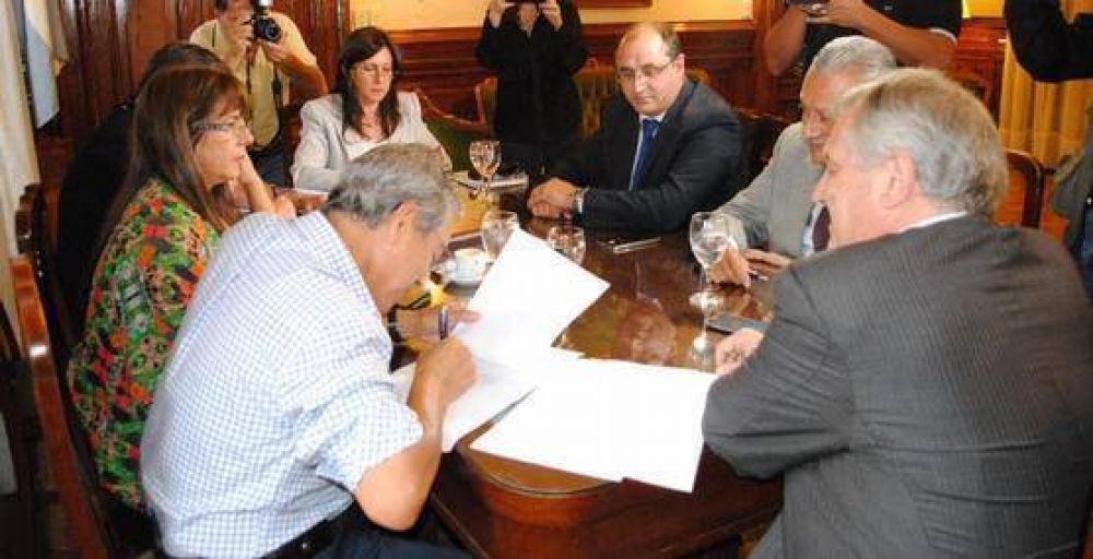 Los docentes tucumanos lograron un aumento del 30 %