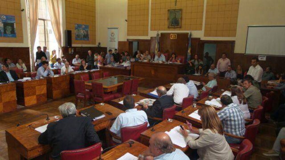 Denuncian que el presidente del HCD amenaz� y le quiso pegar a un concejal oficialista