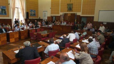 Denuncian que el presidente del HCD amenaz� y le quiso pegar a un concejal oficialista