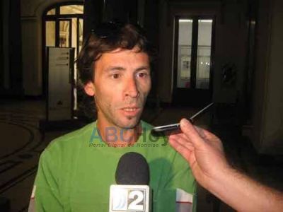 Hugo Gonz�lez: �La propuesta del gobierno se acept� por una amplia mayor�a�