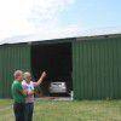 Larrea visit� las empresas del Sector Industrial Planificado