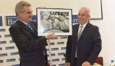 El ministro Rossi visit� Balcarce y firm� un convenio con Echeverr�a