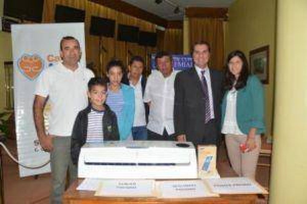 Caja de Acci�n Social entreg� los premios del mes de enero	