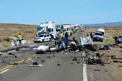 Terrible choque frontal: 4 muertos y 2 heridos