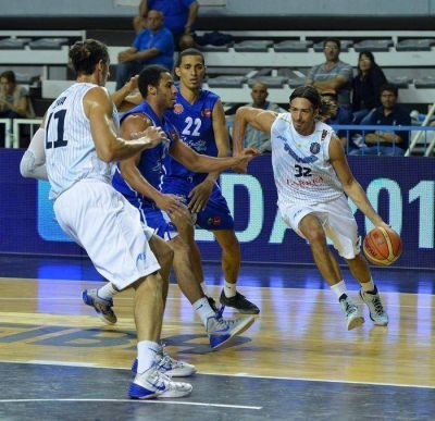Pe�arol arranc� con un triunfo clave