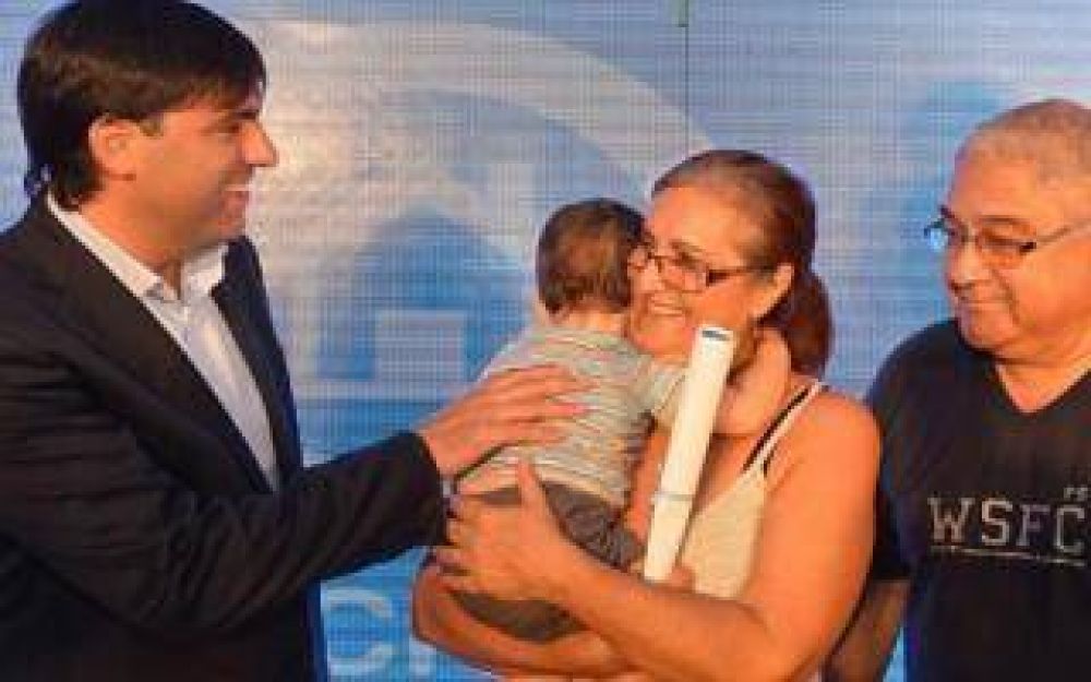 Bossio entreg� jubilaciones por moratoria en Hurlingham