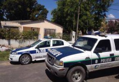 Mujer mayor encontr� un joven muerto en el patio de su casa