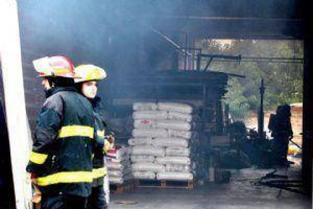 Incendio en un galp�n que preocup� a los vecinos