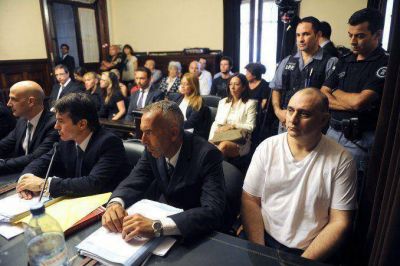 La mam� de �ngeles cont� que alguien atendi� el celular de su hija