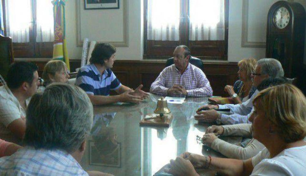 Para alarmas, entregaron fondos a vecinos de Villa del Parque