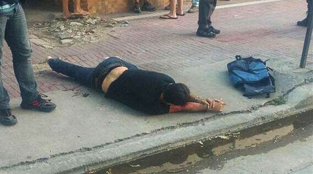 Sigue siendo grave el estado del ladr�n que se tirote� con la polic�a
