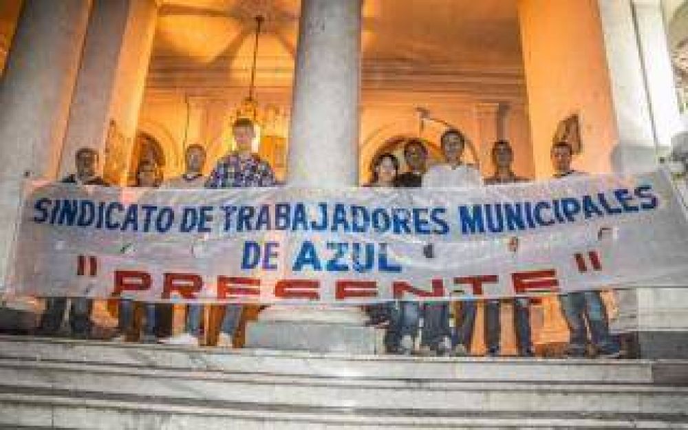 Azul: Trabajadores municipales tomaron la sede del Gobierno de Inza