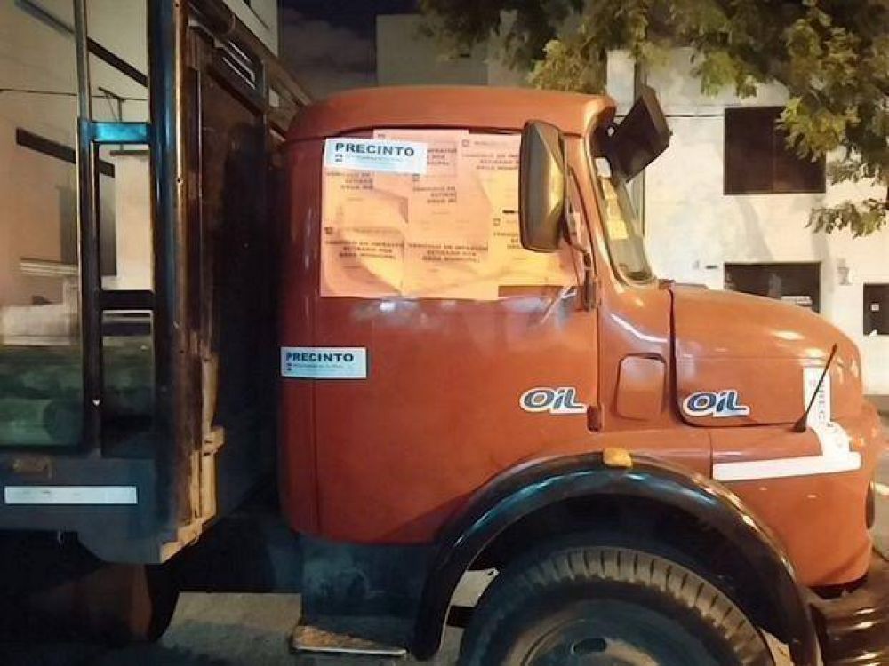Frenan la instalaci�n masiva de postes en sector de San Carlos
