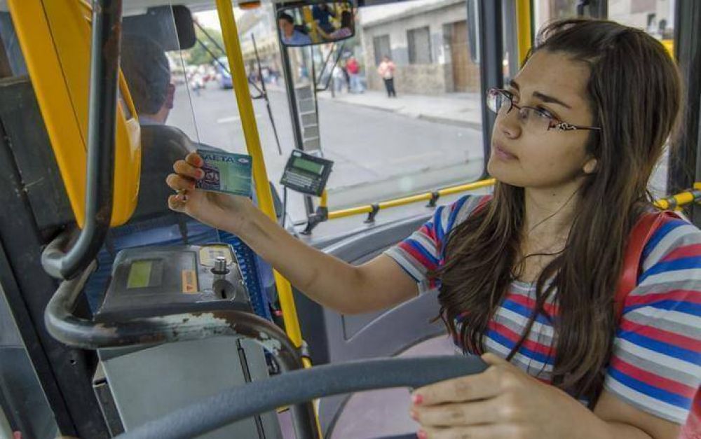 �ltimos dos d�as para renovar la tarjeta estudiantil de SAETA