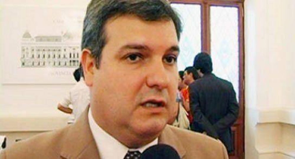 Far�as se tom� licencia