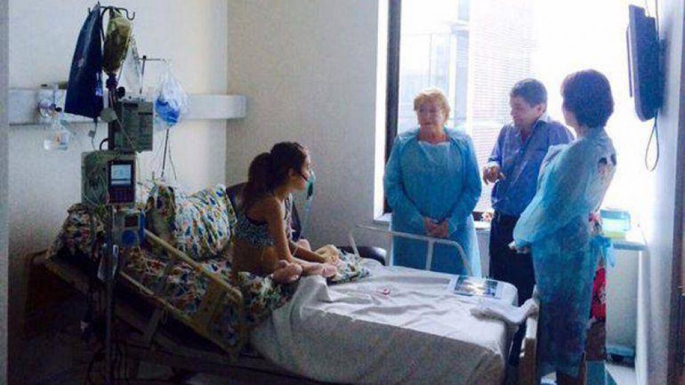 Michelle Bachelet visit� por m�s de una hora a la joven que le pidi� autorizaci�n para morir