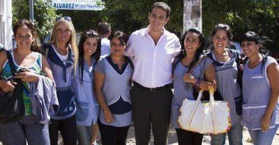 JULIAN ALVAREZ: �QUEREMOS A TODOS LOS CHICOS EN LA ESCUELA�