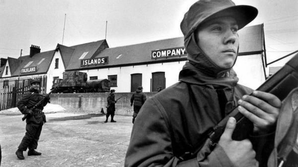 Malvinas: cuando el periodismo dice que sucedi� lo que no pas�