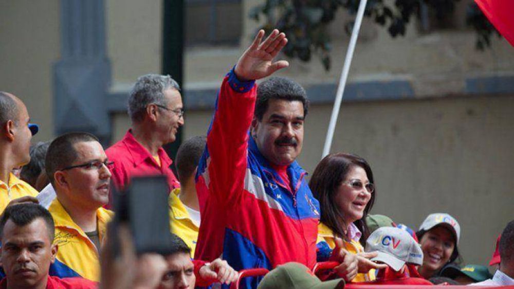 Maduro impuso una visa obligatoria a todo estadounidense que quiera viajar a Venezuela
