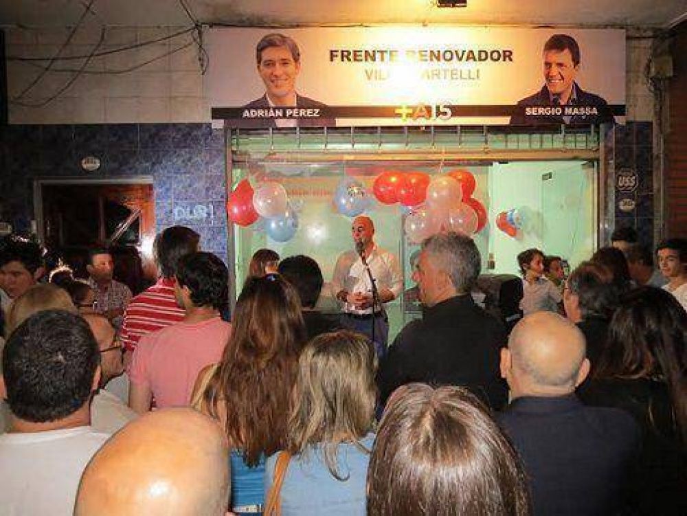 Adri�n P�rez inaugur� un local del Frente Renovador en Villa Martelli