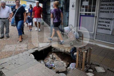 Assa dice que los desag�es de lluvia causan los socavones