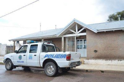 Joven apu�alado, arrebato a dos chicas, asalto a otro taxista y vuelco en la avenida Per�n