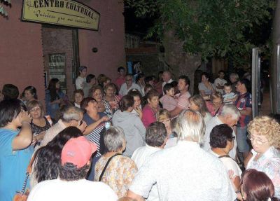 JUBILADOS ZARATE�OS VIAJARON A EMBALSE EN C�RDOBA