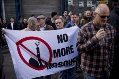 Los islam�fobos de Pegida re�nen apenas a 300 seguidores en Inglaterra