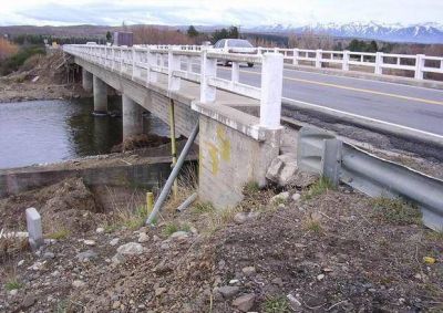 Al final, suspenden la reparaci�n del puente