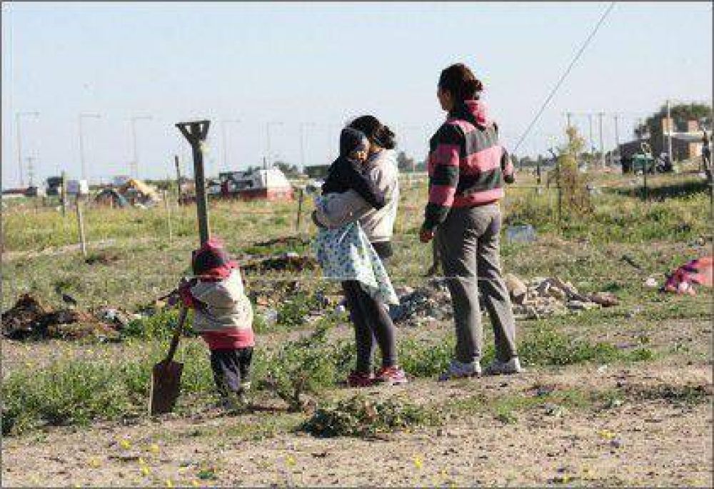 Cada vez menos polic�as en Bah�a Blanca... Efectivos locales fueron a Patagones por la toma de terrenos