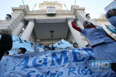 Pese a la conciliaci�n, gremios docentes mantienen el paro