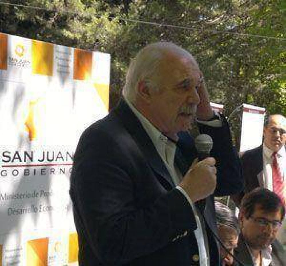 Carlos Casamiquela: �M�s all� de los conflicto, San Juan es m�s que la uva y el vino�