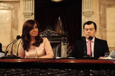 Gerardo Zamora presidi� la sesi�n junto a Cristina Kirchner