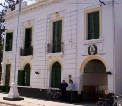 Robaron un auto y lo volcaron en Tres Lomas