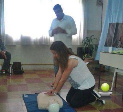 FUE ENTREGADO UN CARDIODESFIBRILADOR AUTOM�TICO A LA UNIDAD SANITARIA DE IRALA