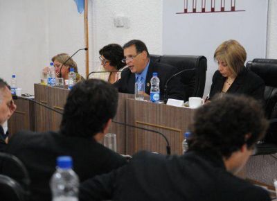 Sin anuncios, Ponce abri� las sesiones del Concejo