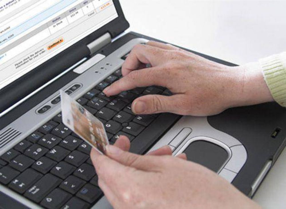 Con el lmite de 25 dlares por ao, la AFIP fren las compras en sitios del exterior