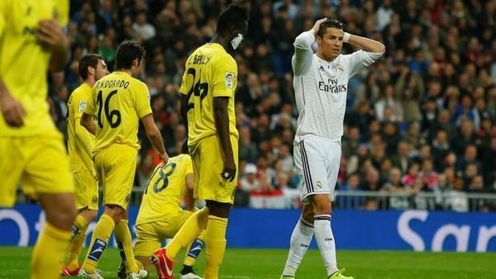Real Madrid dej� dos puntos en el camino y Barcelona sonr�e
