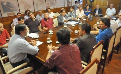 Capitanich se reuni� con empresarios de la construcci�n: van por la generaci�n de 10 mil empleos formales