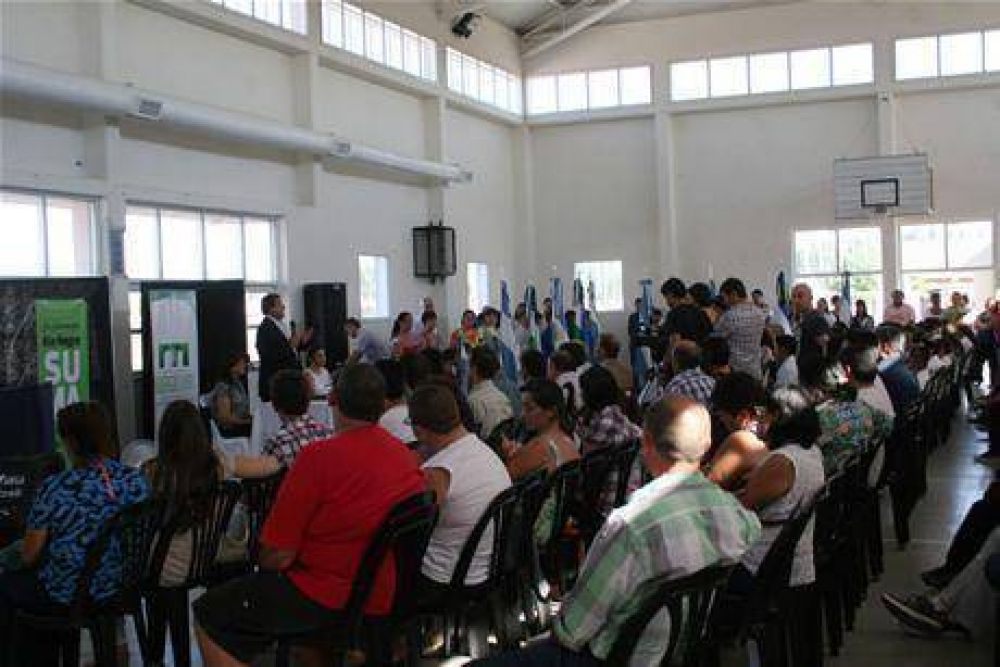 El Gobernador inaugur� el ciclo lectivo