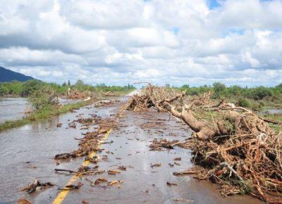 Contin�a el corte total de la ruta nacional 20 en Quines y Luj�n