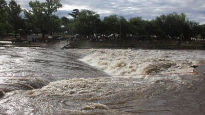 Desesperada situación en Córdoba: el temporal no da tregua y los diques están desbordados