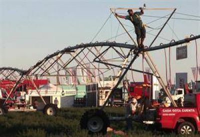 Debido a las intensas lluvias, se posterg� para ma�ana la inauguraci�n de Expoagro 2015