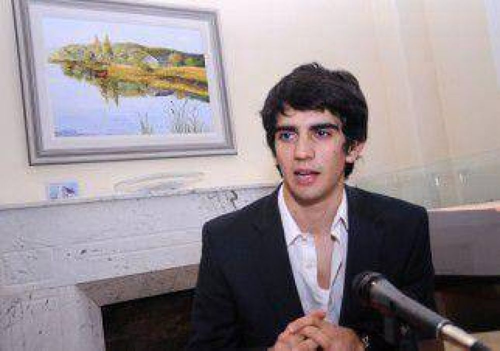 Echevarr�a ratific� que no ser� candidato de Pechi 