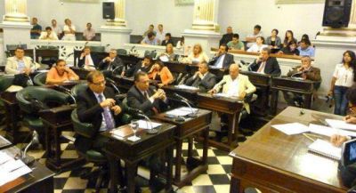 Sesionan diputados