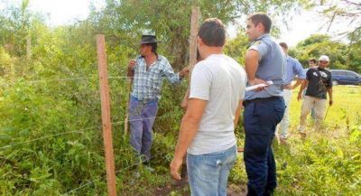 Expulsaron a okupas de lotes en Santa Catalina
