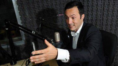 Se baj� Petri en San Mart�n y apoyar� a Daniel Llaver