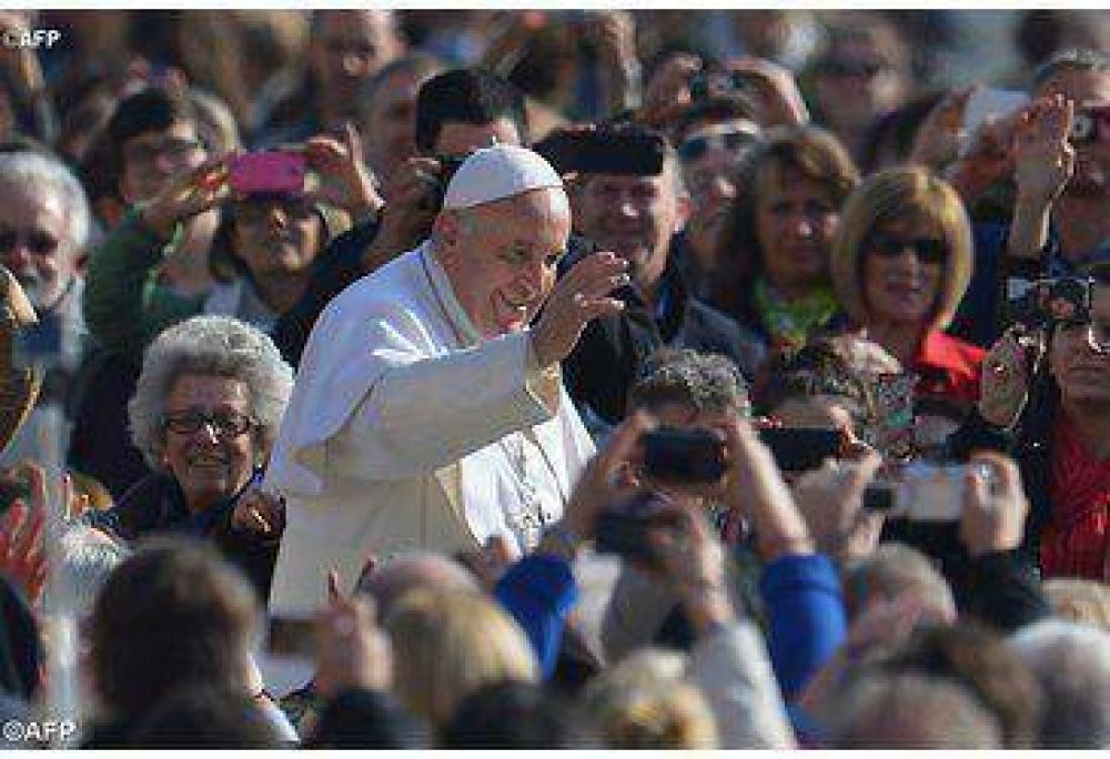 Una sociedad que no favorece el afecto es perversa, dijo el Papa