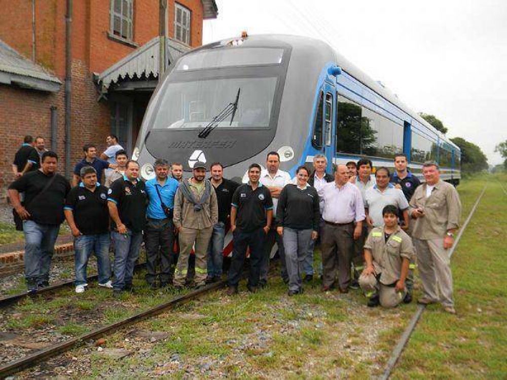 Una nueva formaci�n del tren Mitre lleg� a Exaltaci�n de la Cruz